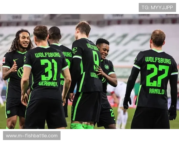 奥格斯堡反击4打2，马森戈推射远角逆转比分